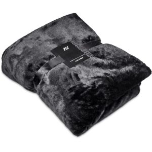 Alex Varga Palazzo Faux Fur Fleece Blanket - Image 5