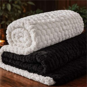 Serendipio Cozy Cloud Fleece Blanket - Image 4