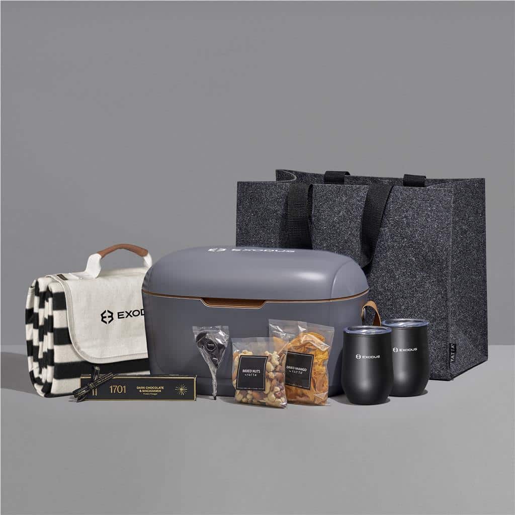 Yatta Outdoor Indulgence Hamper - Image 3