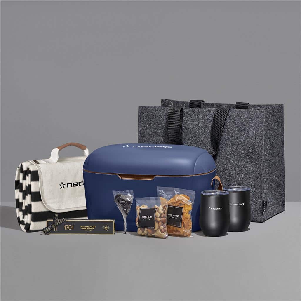 Yatta Outdoor Indulgence Hamper - Image 4