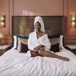 Serendipio Langham Ladies Coral Fleece Bathrobe - Image 6