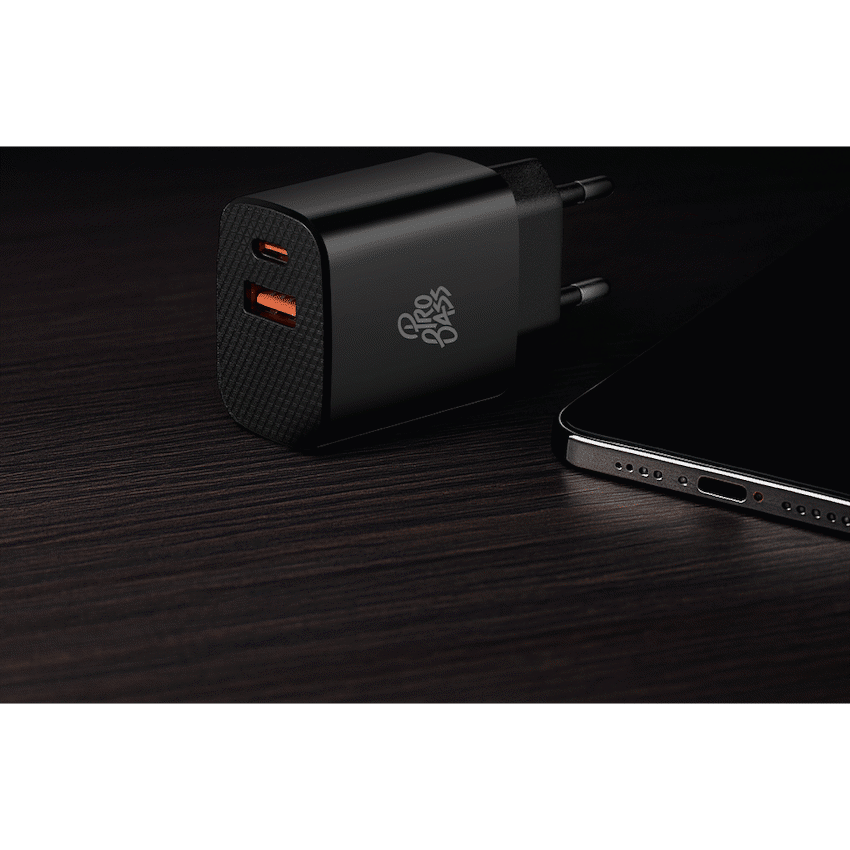 Pro Bass PowerCharge Series 12w Dual USB and Type-C Wall Charger - Image 2