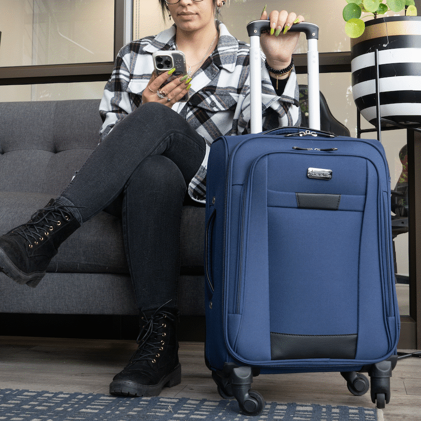 Travelwize Arctic 55cm 4-Wheel Spinner Trolley Case - Image 10