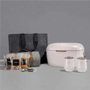 Alternative view of Yatta Chic Chill Hamper