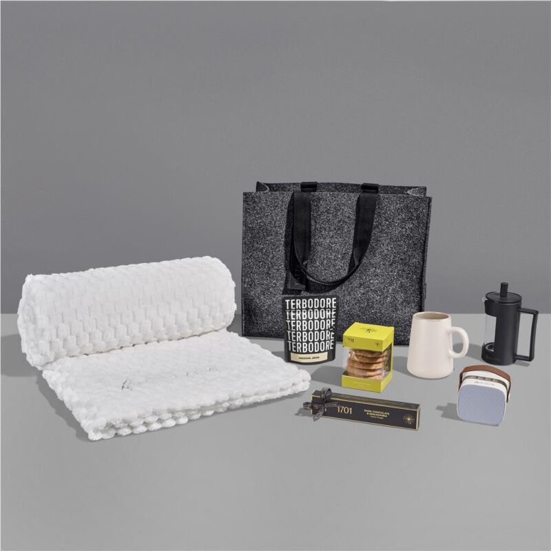 Yatta Blanket Bliss Hamper - Image 2